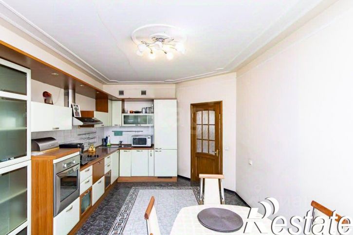 3-комн квартира улица 8 Марта, 2,  д. 2