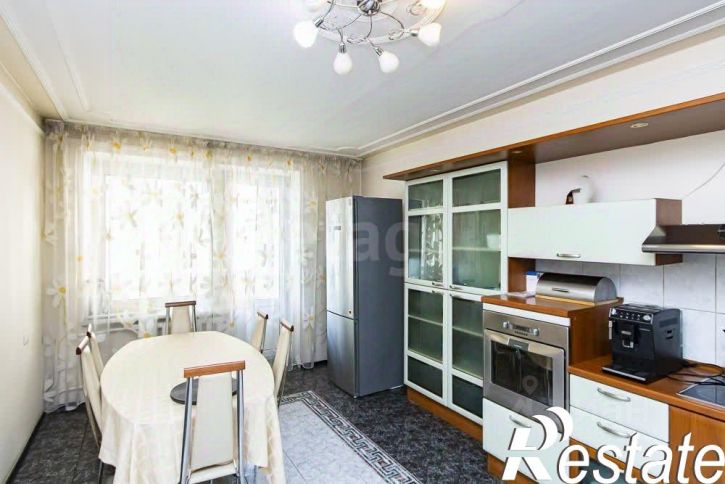 3-комн квартира улица 8 Марта, 2,  д. 2