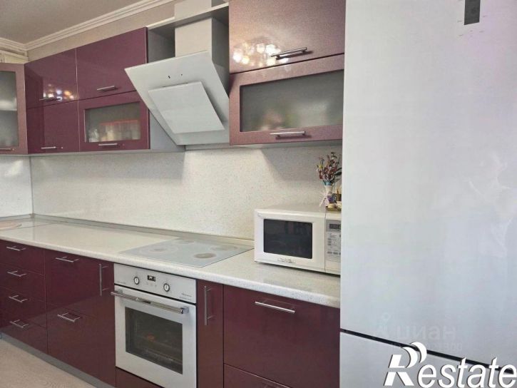 3-комн квартира улица Николая Семёнова, 27,  д. 27