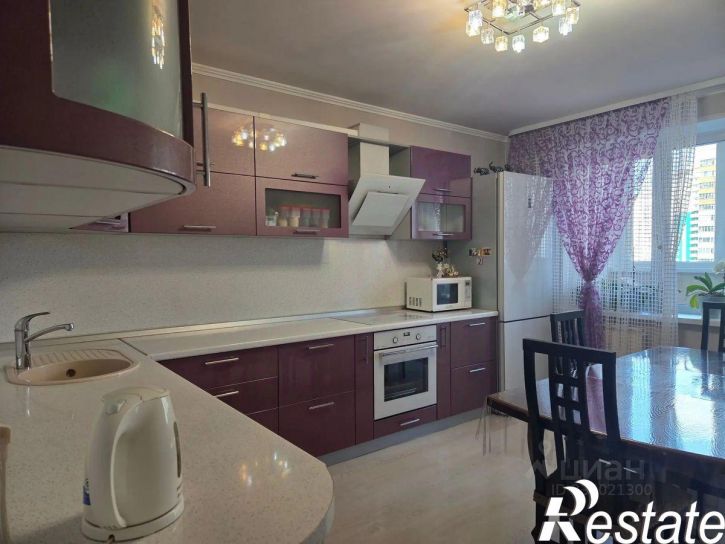 3-комн квартира улица Николая Семёнова, 27,  д. 27