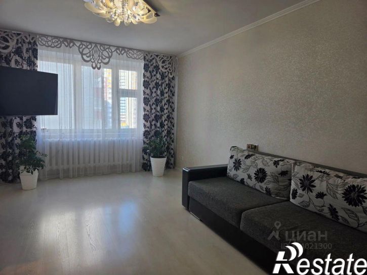 3-комн квартира улица Николая Семёнова, 27,  д. 27