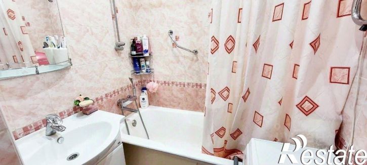2-комн квартира улица Республики, 92,  д. 92