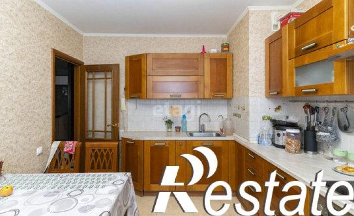 3-комн квартира улица Пермякова, 68 к2,  д. 68 к2