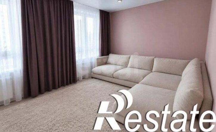 3-комн квартира улица Александра Протозанова, 8,  д. 8