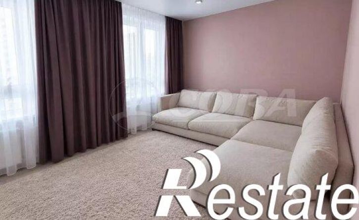 3-комн квартира улица Александра Протозанова, 8,  д. 8
