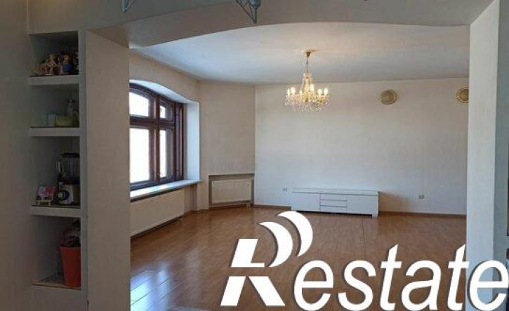 4-комн квартира улица Дзержинского, 69,  д. 69