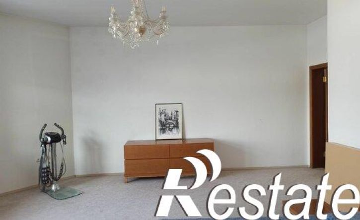4-комн квартира улица Дзержинского, 69,  д. 69