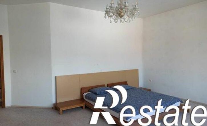 4-комн квартира улица Дзержинского, 69,  д. 69