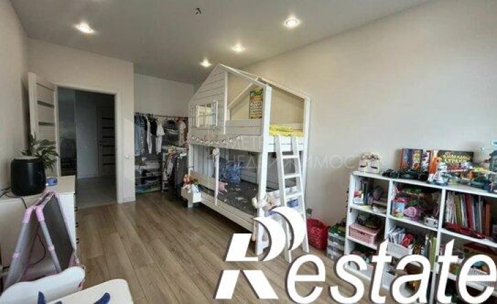 2-комн квартира улица Пожарных и спасателей, 5,  д. 5