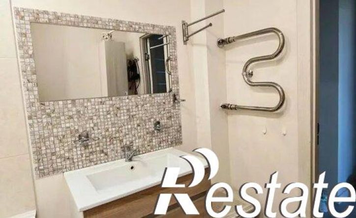 3-комн квартира улица Энергостроителей, 23,  д. 23