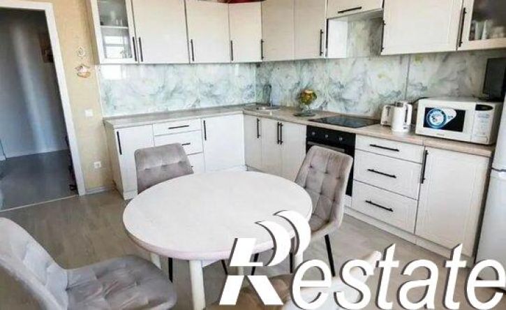 3-комн квартира улица Энергостроителей, 23,  д. 23