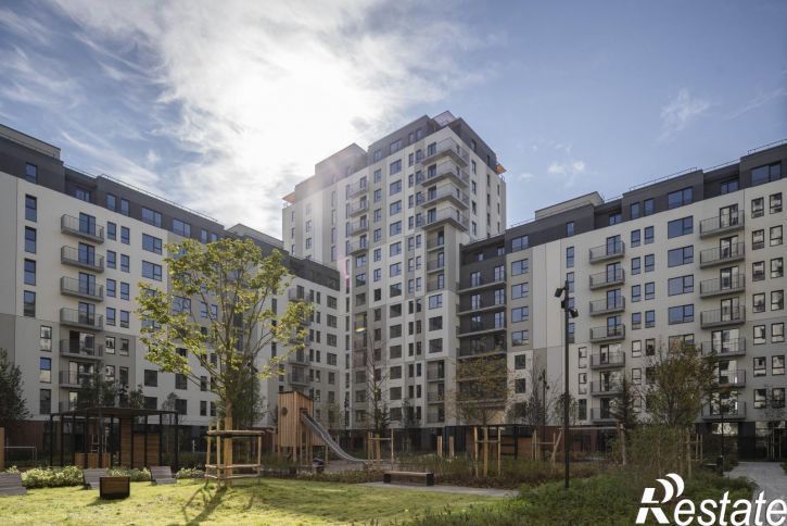 4-комн квартира в новом доме Республики, 205