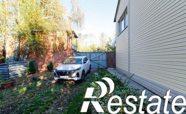 3-комн квартира улица Бакинских Комиссаров, 10А,  д. 10А