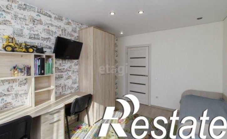 4-комн квартира улица Мельникайте, 135,  д. 135
