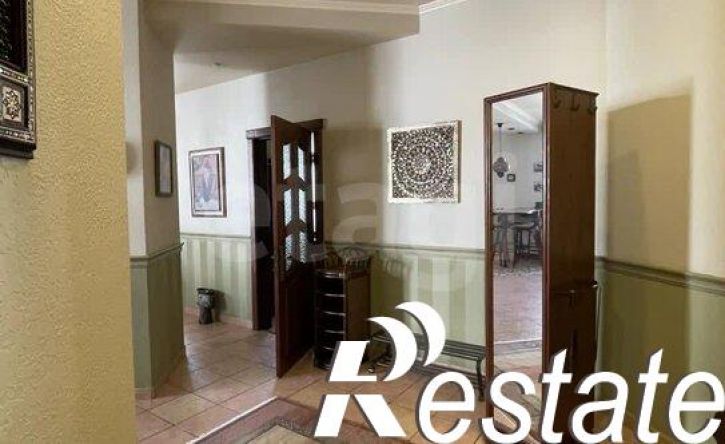 4-комн квартира улица Хохрякова, 44,  д. 44