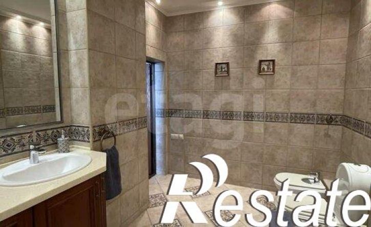 4-комн квартира улица Хохрякова, 44,  д. 44