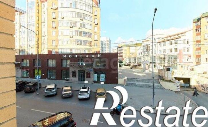 4-комн квартира улица 8 Марта, 2,  д. 2
