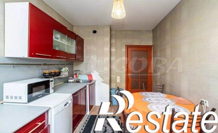 3-комн квартира улица Демьяна Бедного, 83,  д. 83