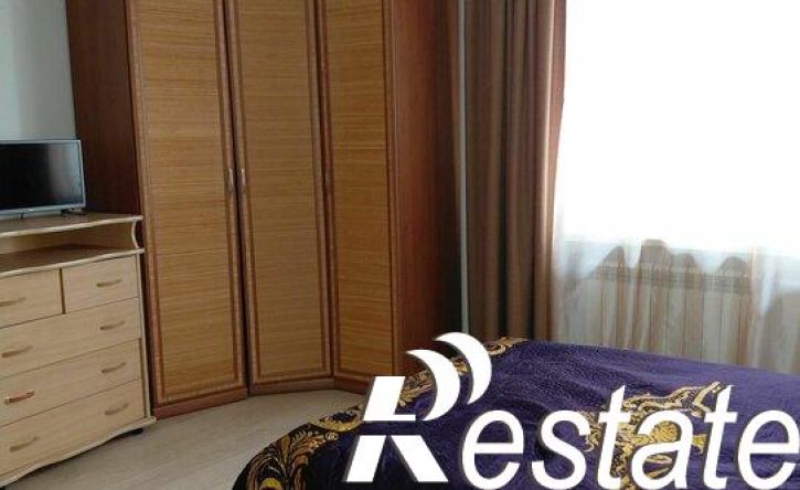 3-комн квартира улица Энергостроителей, 20,  д. 20