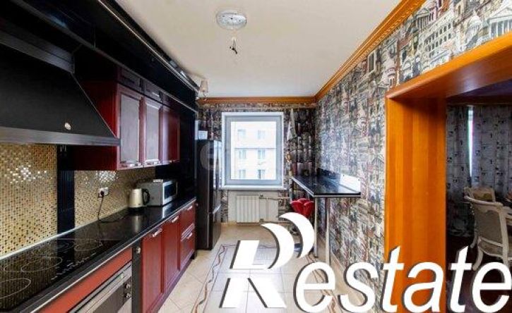 4-комн квартира улица 8 Марта, 2,  д. 2
