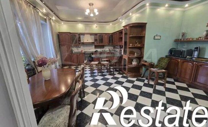 4-комн квартира улица Дзержинского, 69,  д. 69