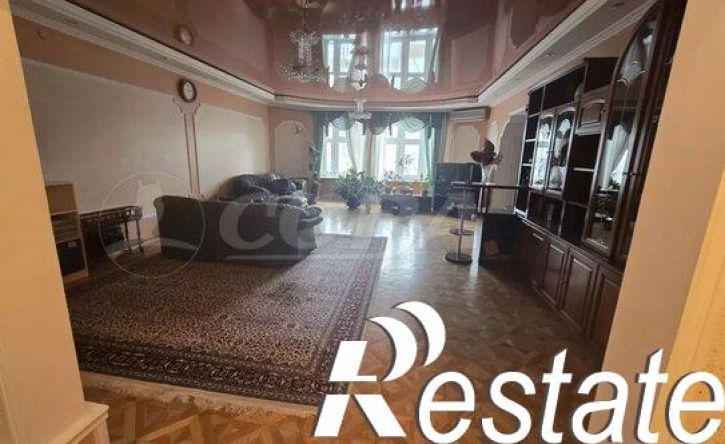 4-комн квартира улица Дзержинского, 69,  д. 69