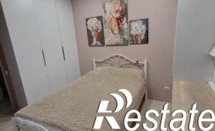 3-комн квартира улица Александра Протозанова, 8,  д. 8