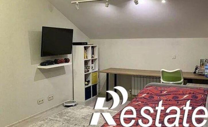 4-комн квартира улица Газодобытчиков, 19,  д. 19