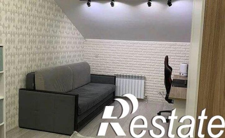 4-комн квартира улица Газодобытчиков, 19,  д. 19