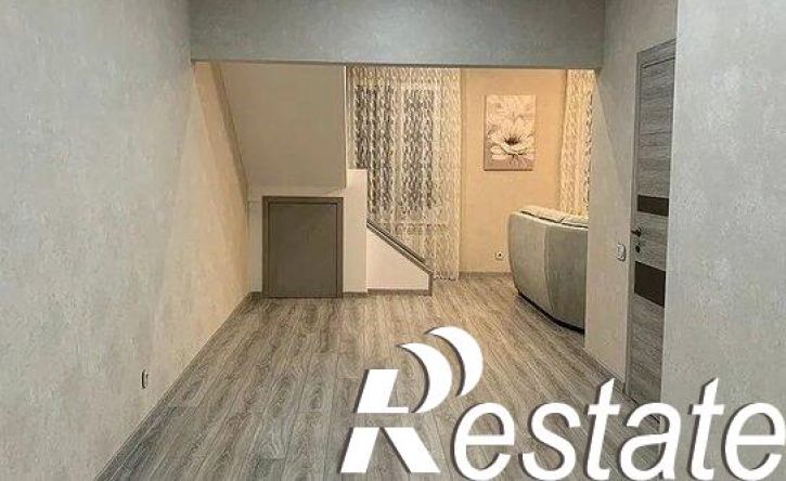 4-комн квартира улица Газодобытчиков, 19,  д. 19