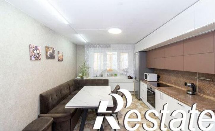 3-комн квартира ул Кремлевская, 110 3,  д. 110 3,  к. 3