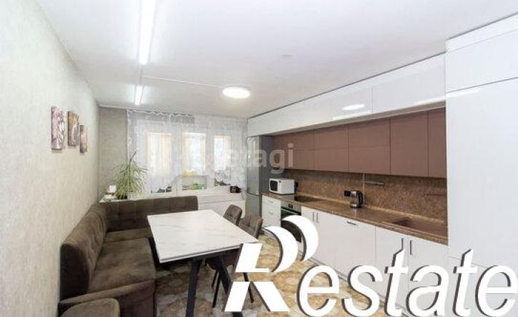 3-комн квартира ул Кремлевская, 110 3,  д. 110 3,  к. 3